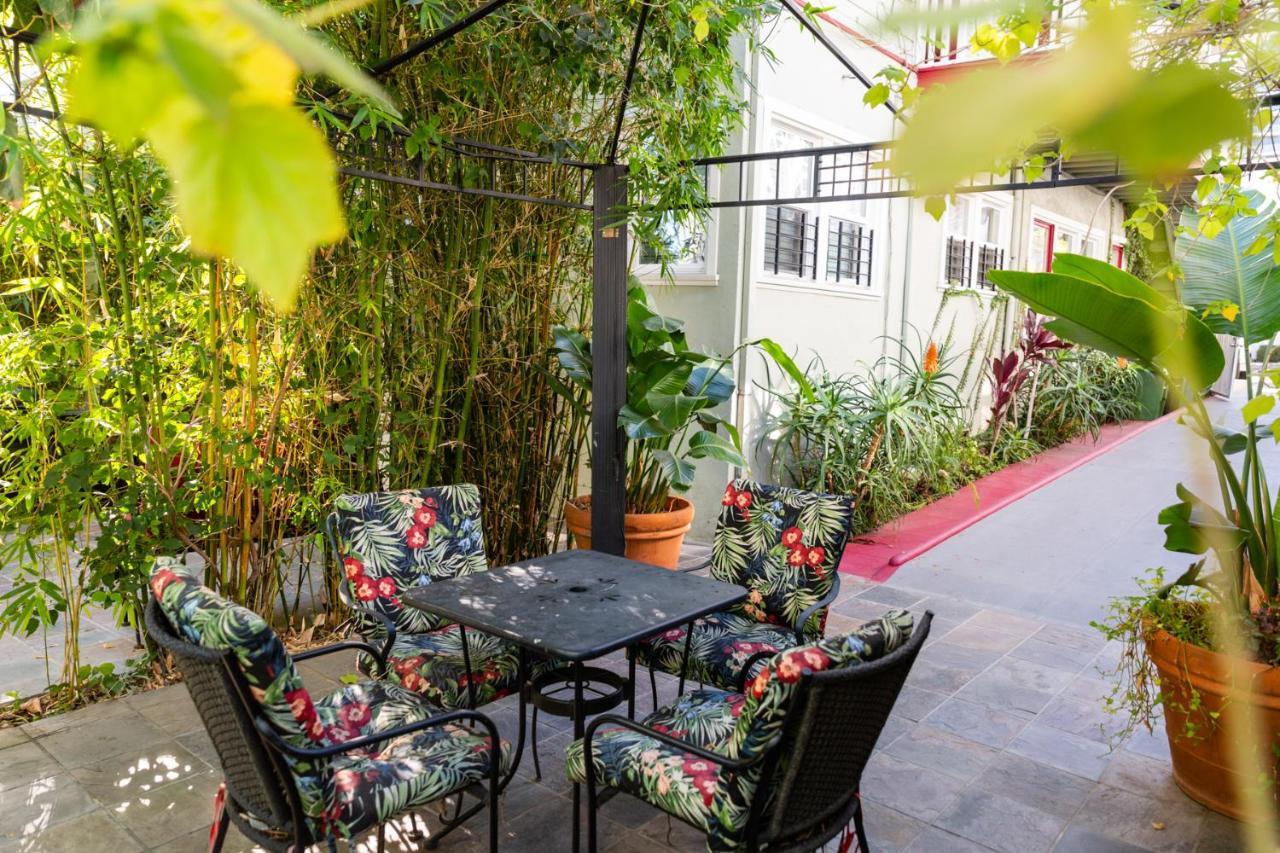 Hollywood Hills Suites Los Angeles Exterior foto